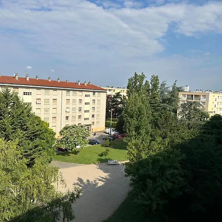Grand Appartement Bron Centre Proche Eurexpo Et Groupama Exterior foto