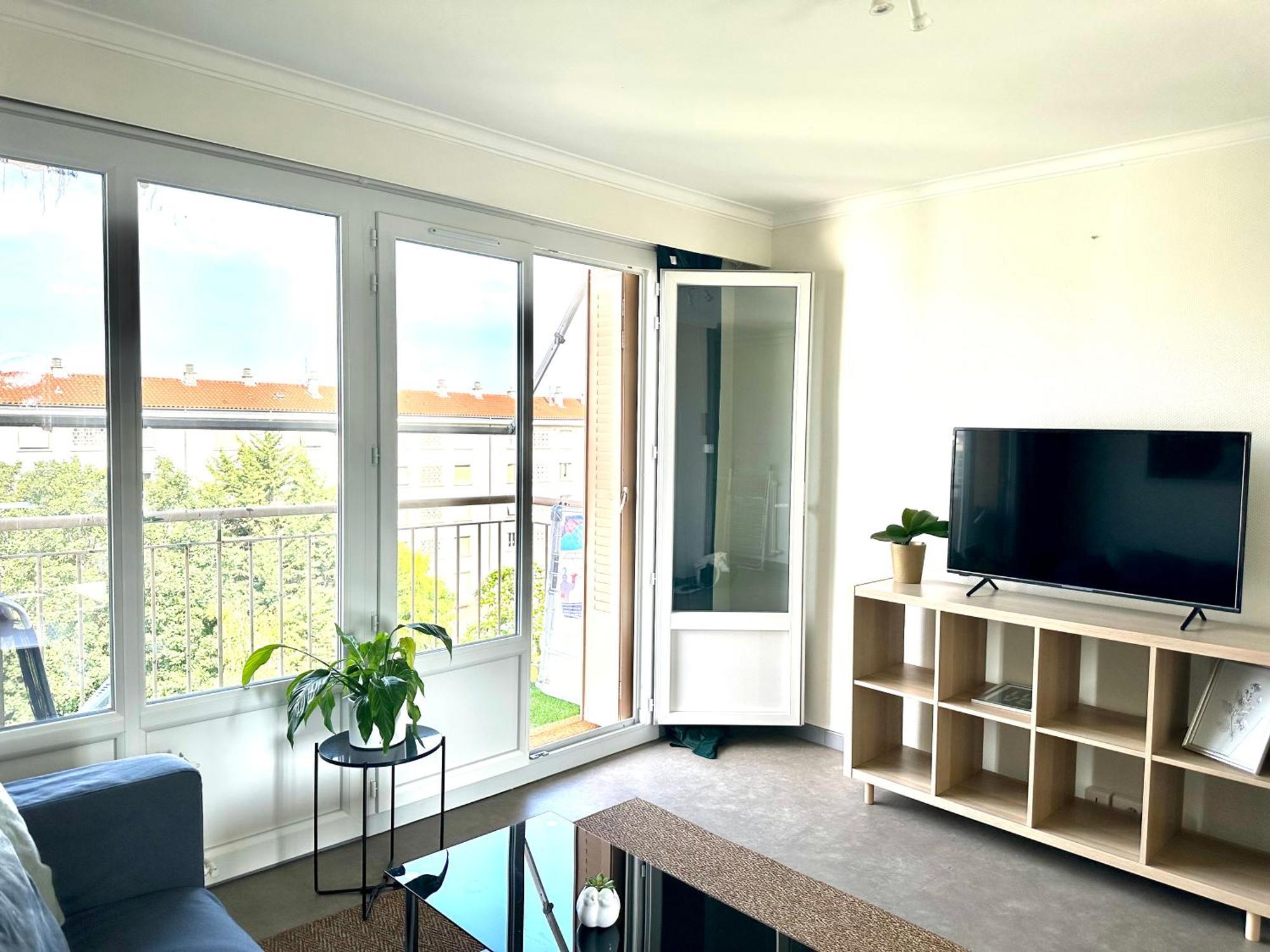 Apartment Grand Centre Proche Eurexpo Et Groupama *